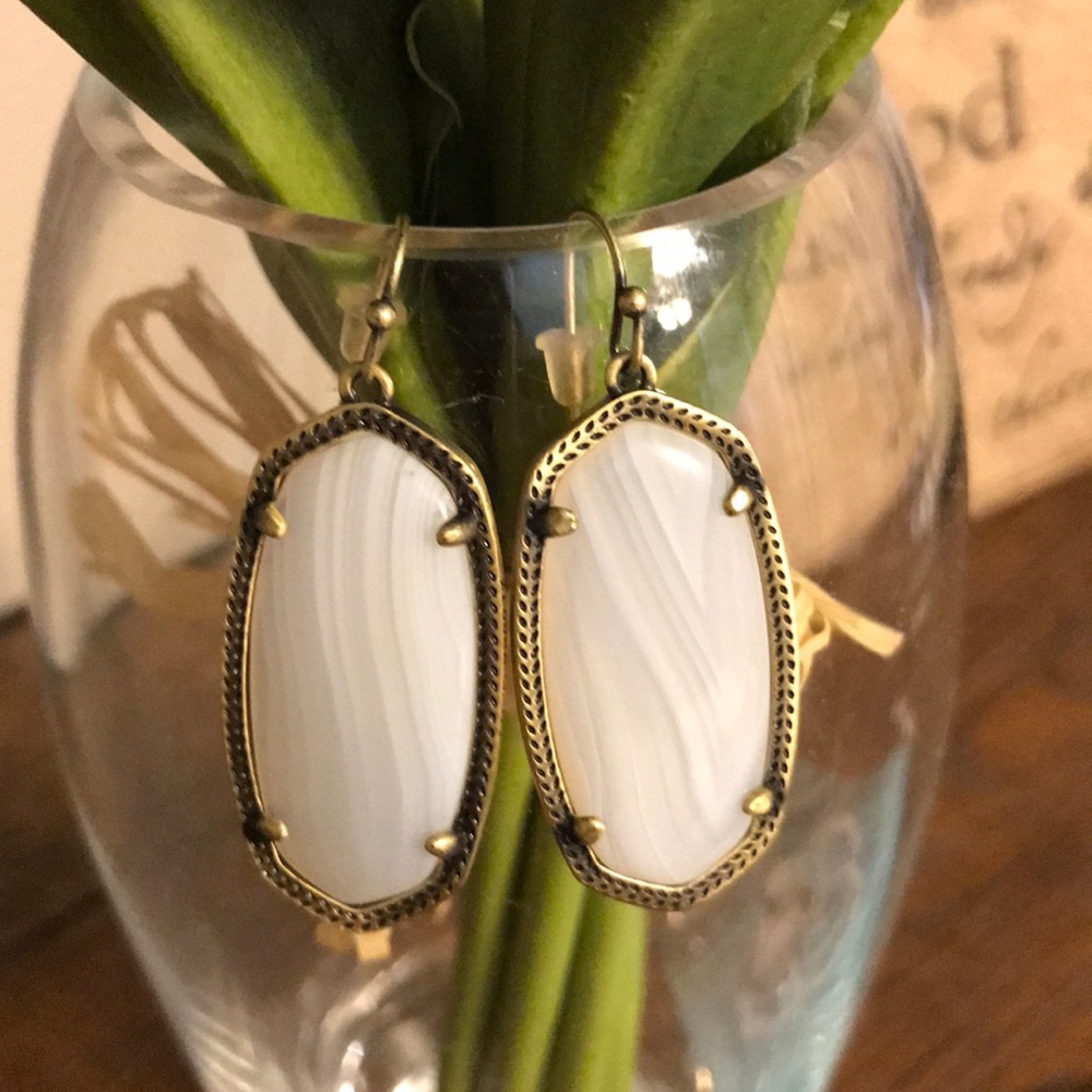 Kendra Scott Elle earrings